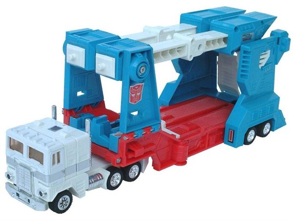 Transformers G1 Ultra Magnus Commemorative Reissue New Version Image  (2 of 2)